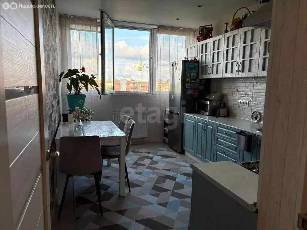 2-комнатная квартира: Калининград, улица Каблукова, 11А (58 м) - Фото 0