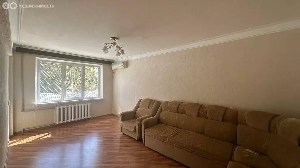 3-комнатная квартира: Армавир, улица Ефремова, 230 (70 м) - Фото 0