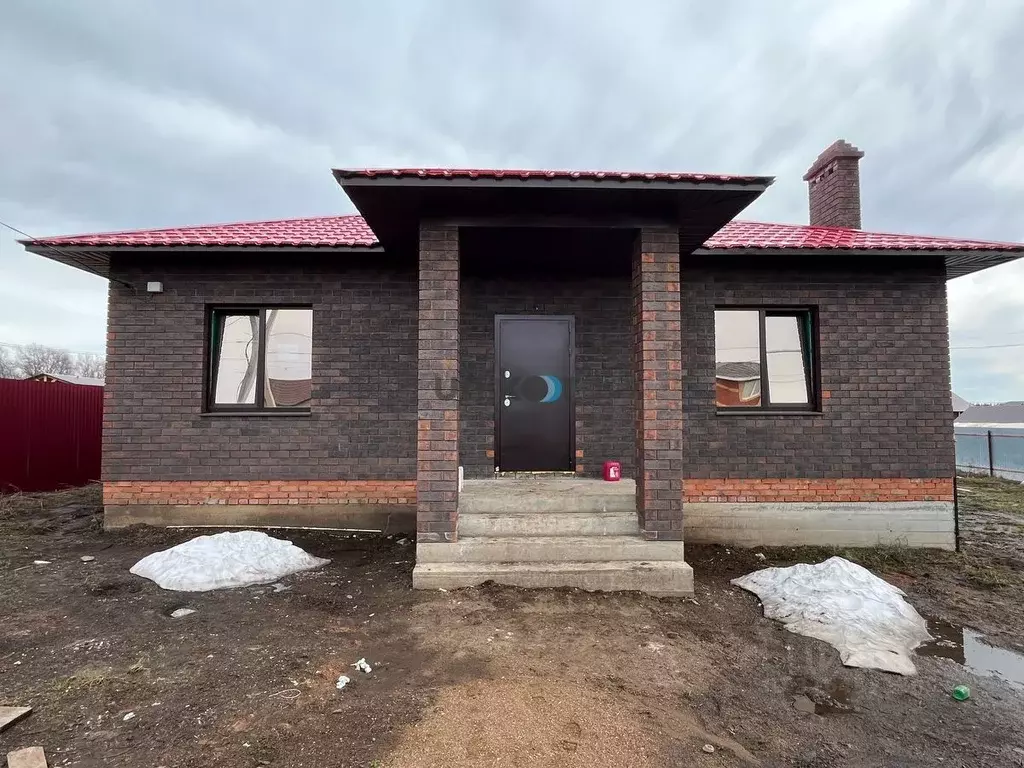 Дом в Башкортостан, Уфа городской округ, с. Нагаево  (100 м) - Фото 1