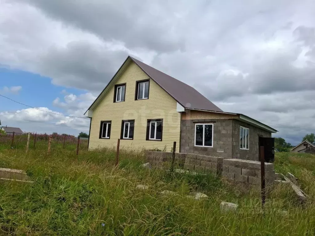 Дом в Башкортостан, Чишминский район, Алкинский сельсовет, с. ... - Фото 1