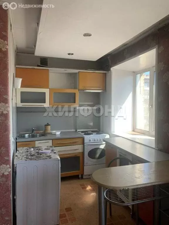 3-комнатная квартира: Кызыл, улица Калинина, 5 (55 м) - Фото 1