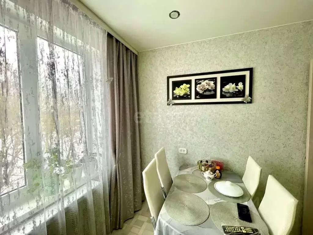 2-к кв. Псковская область, Остров ул. ДОС, 18 (46.2 м) - Фото 1