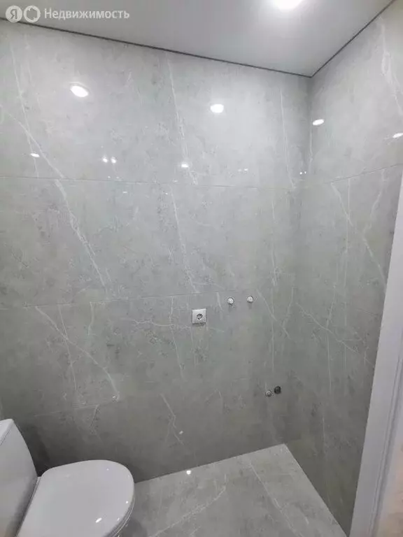 2-комнатная квартира: Саратов, Новоузенская улица, 200Д (64 м) - Фото 1