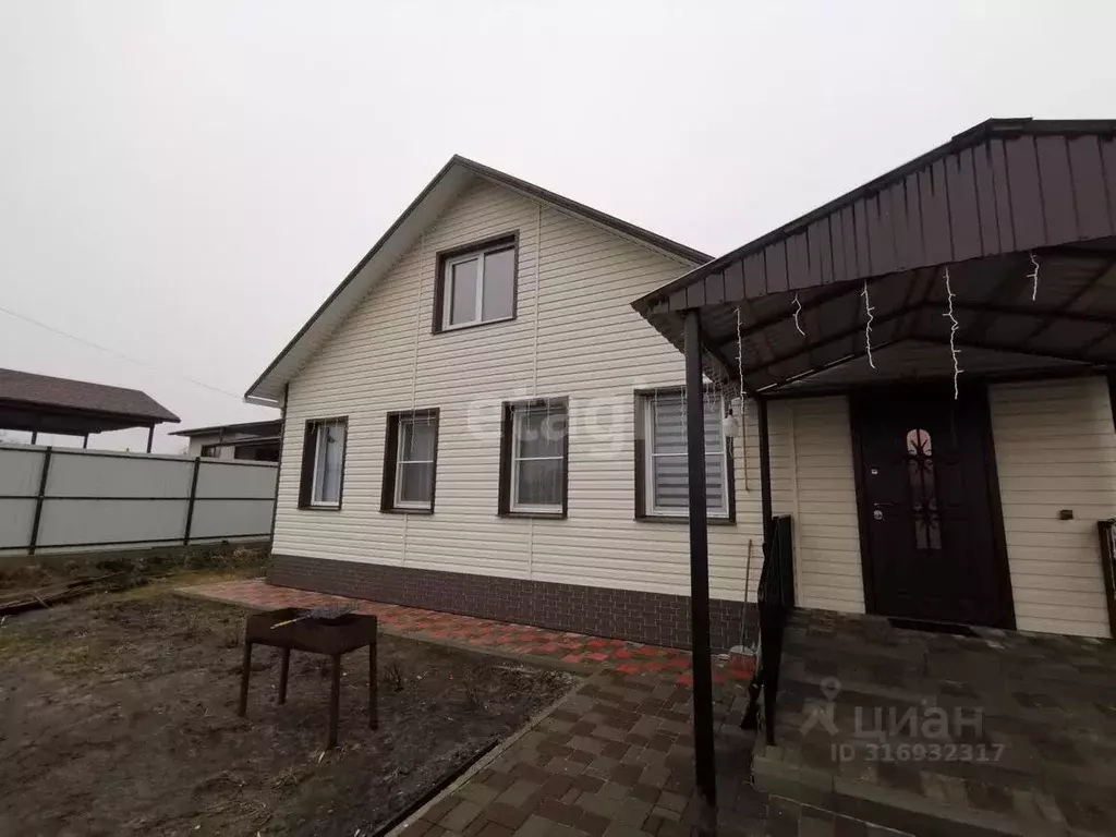 Дом в Белгородская область, Старооскольский городской округ, с. ... - Фото 0