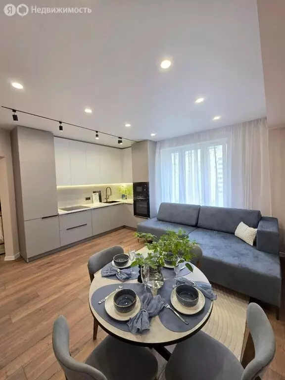 2-комнатная квартира: Киров, улица Героя Ивана Костина, 2 (76 м) - Фото 0