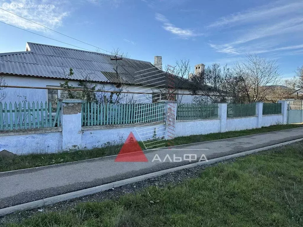 Дом в Сакский район, Вересаевское сельское поселение, село Глинка, ... - Фото 2