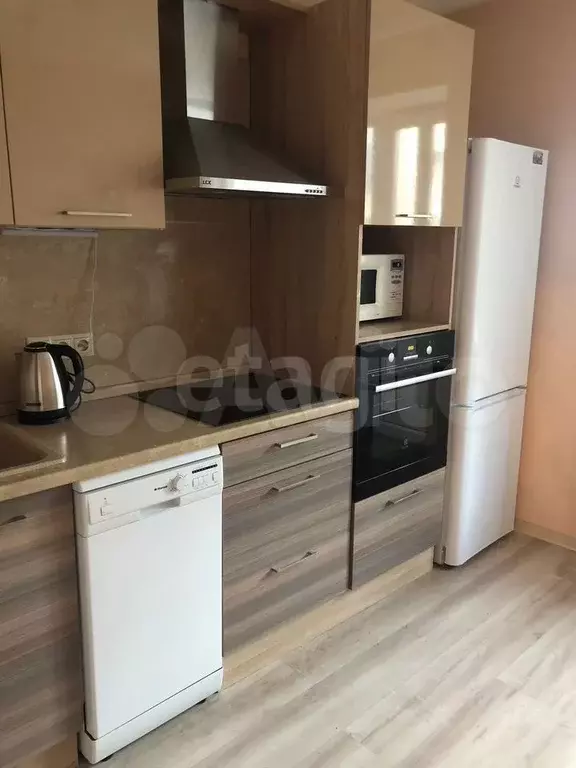 1-к. квартира, 40 м, 15/18 эт. - Фото 0