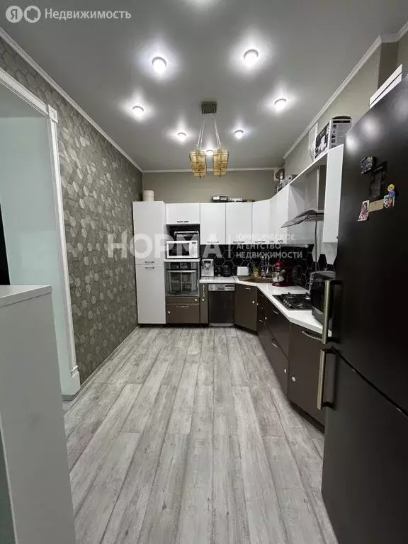 3-комнатная квартира: Октябрьский, улица Чапаева, 13 (95 м) - Фото 1