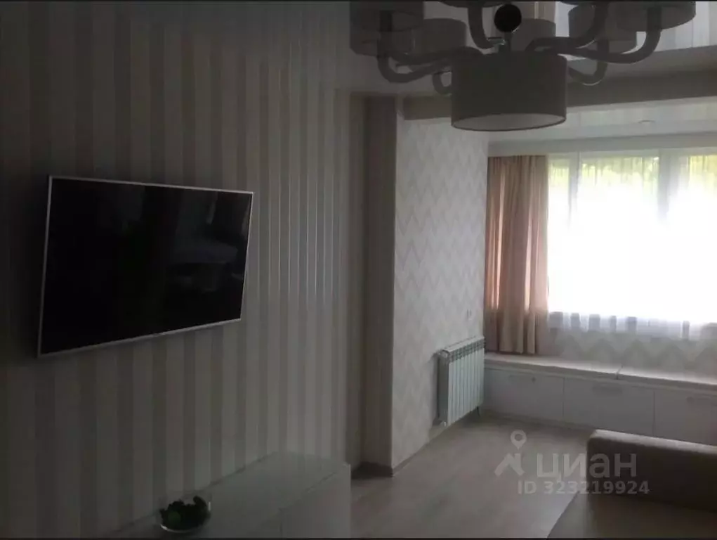 1-к кв. Краснодарский край, Сочи Центральный мкр, ул. Роз, 61 (54.0 м) - Фото 1