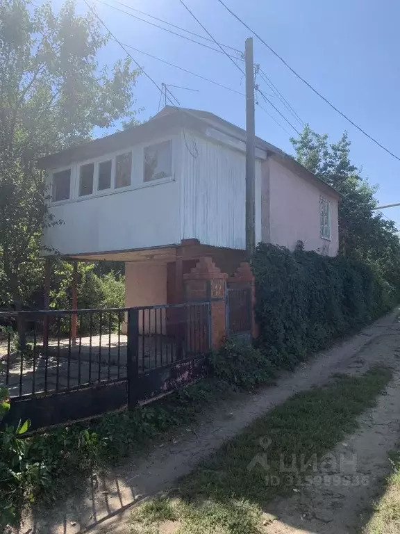 Дом в Саратовская область, Энгельсский район, Красноярское ... - Фото 0