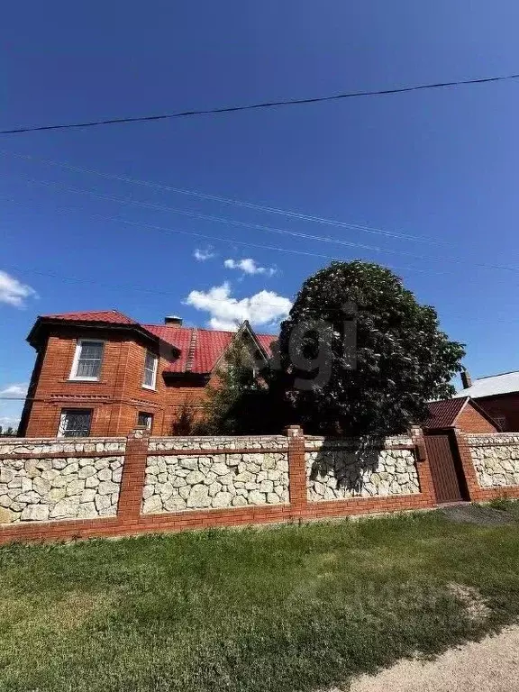 Дом в Самарская область, Ставропольский район, Верхние Белозерки ... - Фото 1