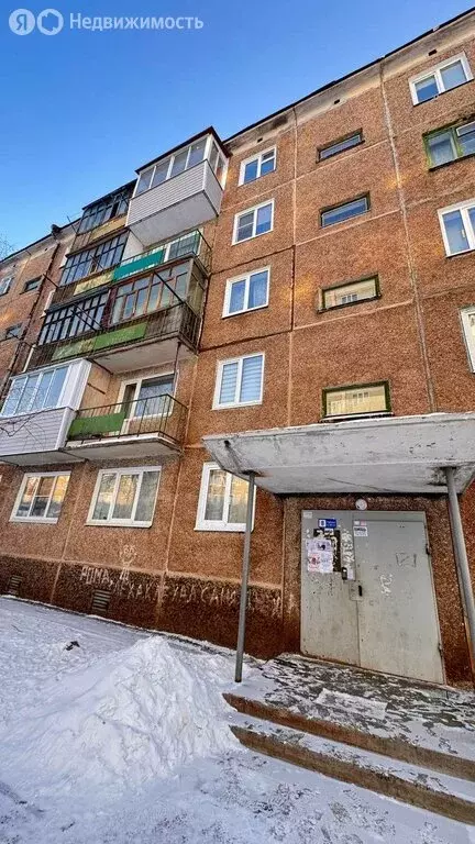 3-комнатная квартира: Братск, улица Баркова, 41 (61.9 м) - Фото 1