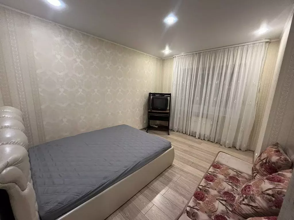 1-к кв. Татарстан, Казань ул. Рауиса Гареева, 90к4 (34.1 м) - Фото 1