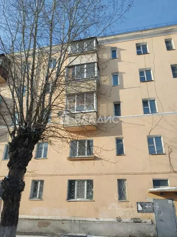 2-к кв. Бурятия, Улан-Удэ Октябрьская ул., 10 (42.2 м) - Фото 1