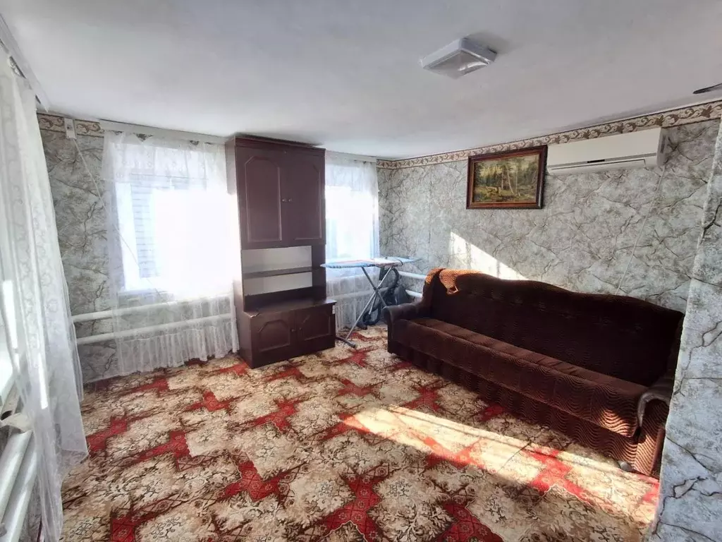 Дом в Краснодарский край, Щербиновский район, Шабельское с/пос, с. ... - Фото 1