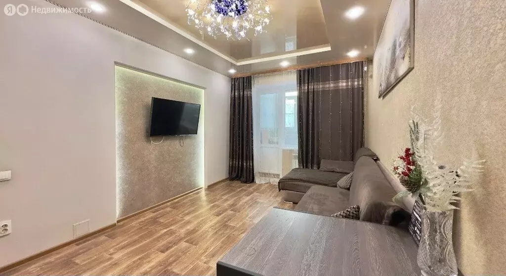 3-комнатная квартира: Астрахань, улица Куликова, 42к1 (69.8 м) - Фото 1