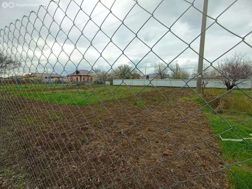 Участок в Ейск, СНТ Виктория, 1-я улица (5 м) - Фото 0