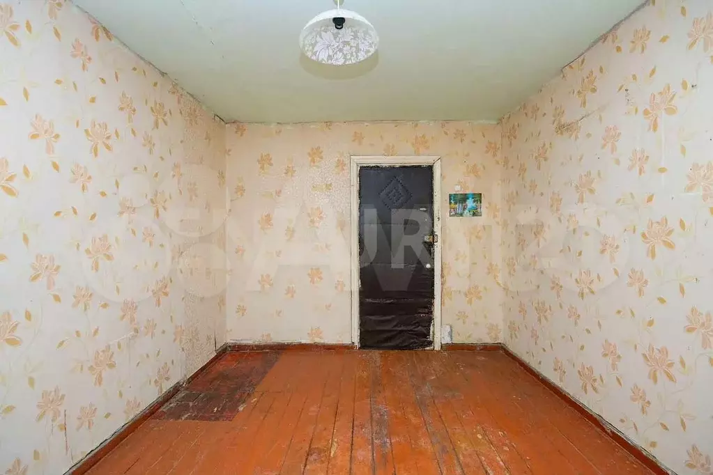 Комната 13 м в 9-к., 2/5 эт. - Фото 1