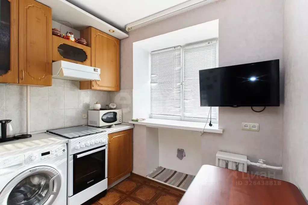 2-к кв. Тюменская область, Тюмень Холодильная ул., 132 (42.6 м) - Фото 0