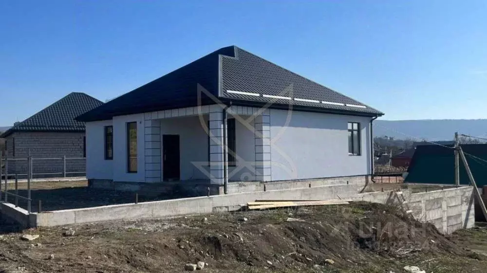 Дом в Ставропольский край, Предгорный муниципальный округ, пос. ... - Фото 1