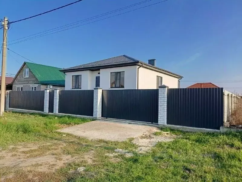 Дом в Краснодарский край, Крымск ул. Ветеранов (100 м) - Фото 1