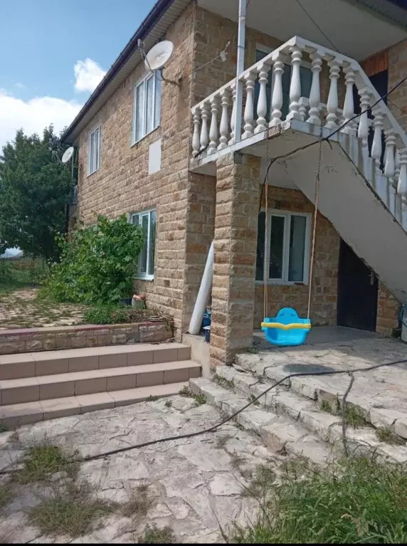 Дом в Дагестан, Гунибский район, с. Чох ул. Чохская, 82 (150 м) - Фото 1