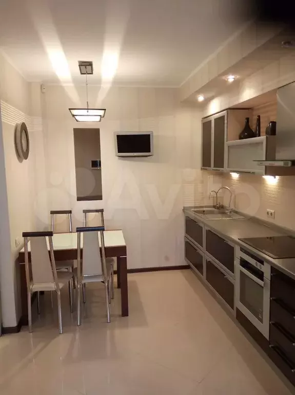 2-к. квартира, 70 м, 4/10 эт. - Фото 1