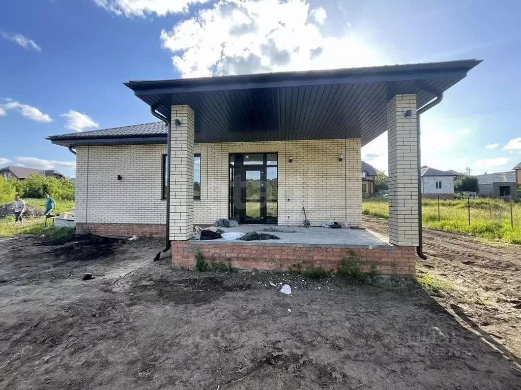 Дом в Курская область, Курский район, Моковский сельсовет, д. 1-я ... - Фото 0