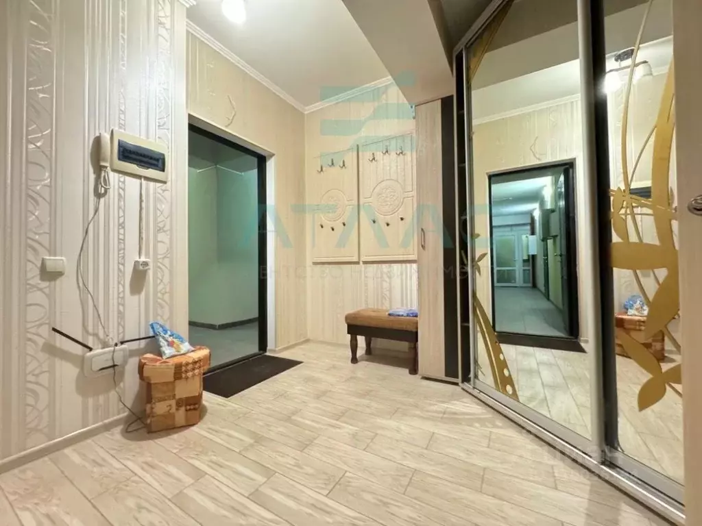 3-к кв. Крым, Симферополь ул. Караманова, 3 (80.0 м) - Фото 2