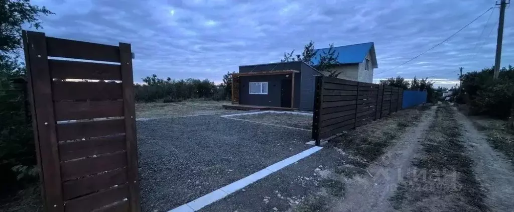 Дом в Саратовская область, Энгельсский район, Красноярское ... - Фото 2