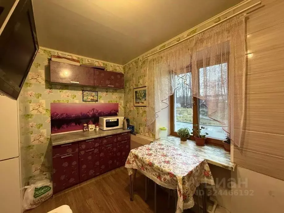 3-к кв. Татарстан, Зеленодольский район, Октябрьское с/пос, пос. ... - Фото 2