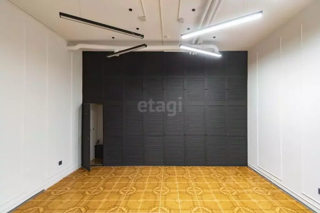 Помещение свободного назначения в Тюменская область, Тюмень ул. ... - Фото 2