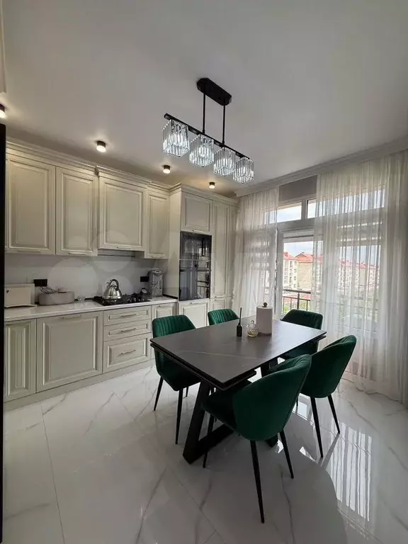 3-к. квартира, 90 м, 3/5 эт. - Фото 0