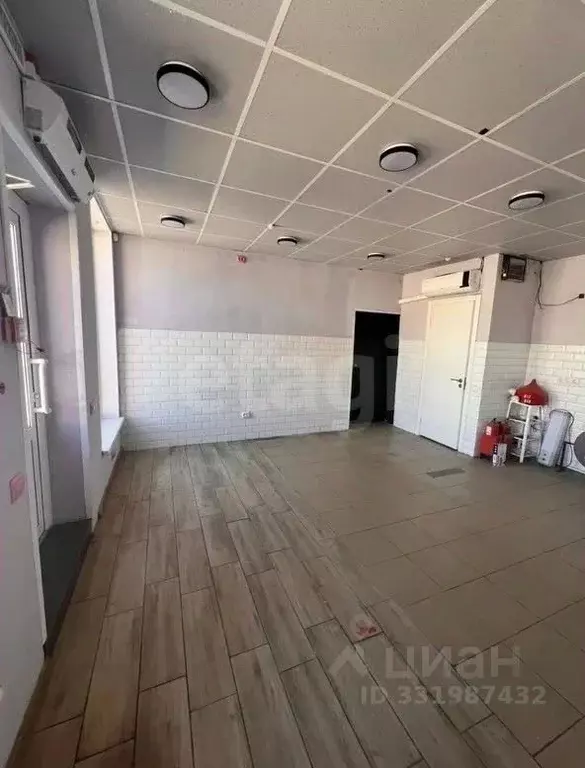 Помещение свободного назначения в Саратовская область, Энгельс пл. ... - Фото 2