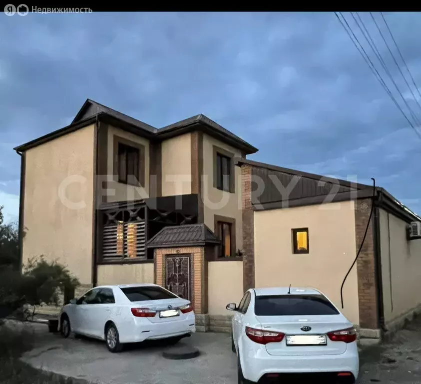 Дом в Махачкала, микрорайон Караман-7, улица Агамедова, 7 (200 м) - Фото 0