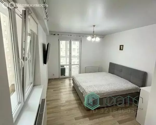 3-комнатная квартира: Калининград, улица Юрия Гагарина, 16В (82.9 м) - Фото 1