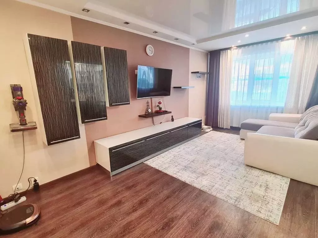 2-к кв. Сахалинская область, Южно-Сахалинск просп. Мира, 284А (55.0 м) - Фото 1