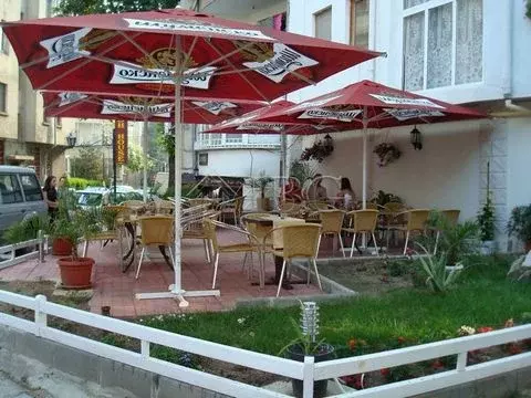 Полностью оборудованный ресторан с садом на продажу в Бургасе - Фото 1