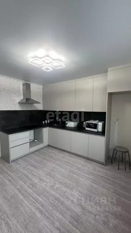 2-к кв. Краснодарский край, Новороссийск ул. Матвейкина, 4 (57.0 м) - Фото 1