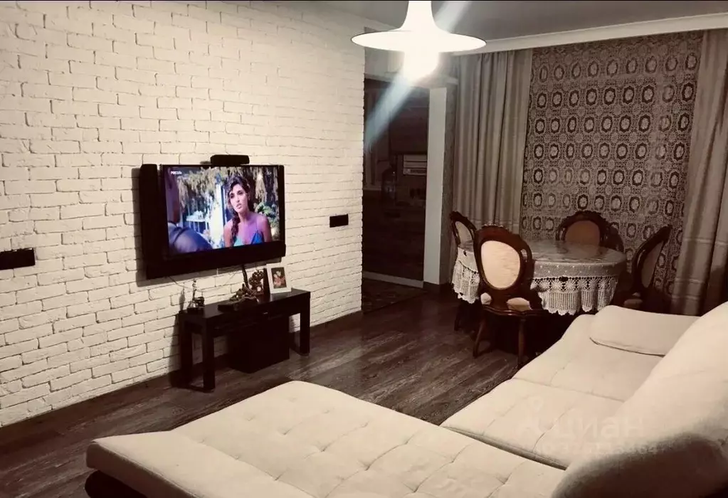 3-к кв. Калининградская область, Калининград ул. Репина, 50 (57.0 м) - Фото 1