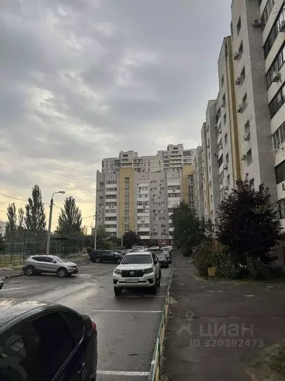 2-к кв. Волгоградская область, Волгоград просп. Маршала Жукова, 112 ... - Фото 0