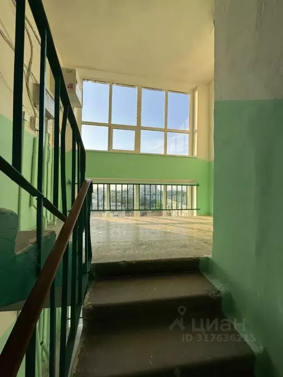 3-к кв. Астраханская область, Астрахань Звездная ул., 29 (60.4 м) - Фото 0