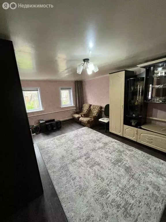 Дом в Икрянинский район, рабочий посёлок Красные Баррикады, улица ... - Фото 1