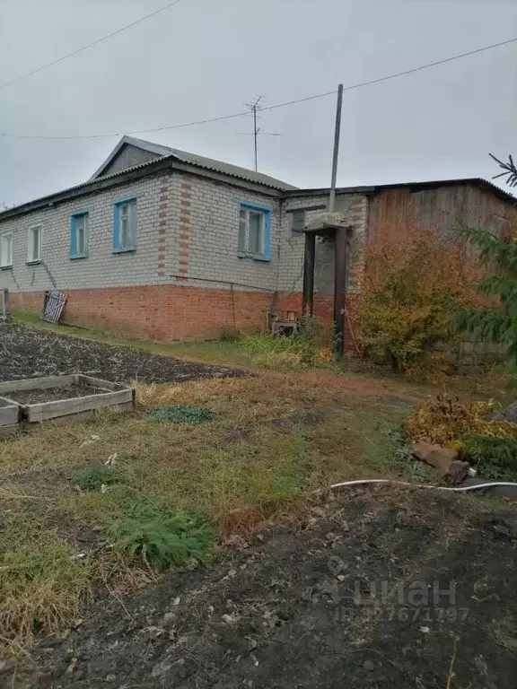 Дом в Саратовская область, Калининский район, Свердловское ... - Фото 1