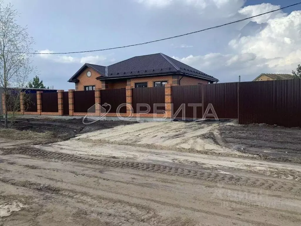 Дом в Тюменская область, Тюменский район, д. Есаулова ул. Гайдара, 13 ... - Фото 1