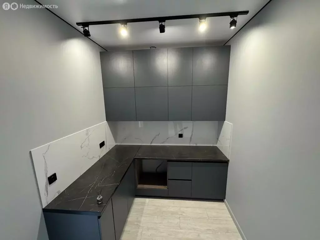 3-комнатная квартира: Кемерово, улица Дружбы, 28/2 (48 м) - Фото 1