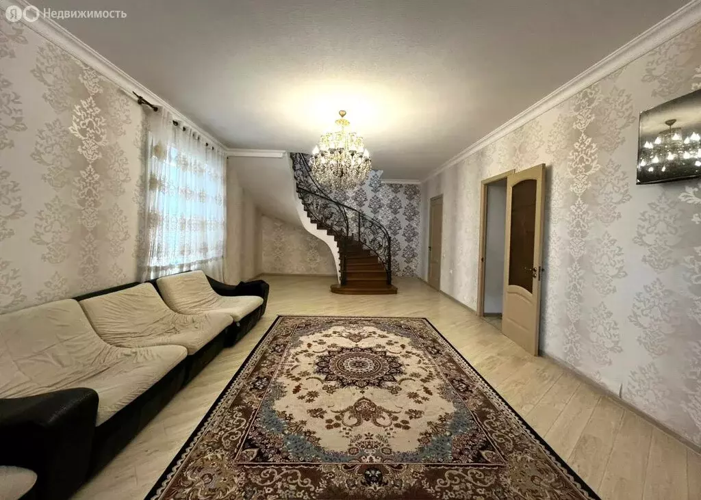 Дом в Дербент, улица имени Надыра Эмиргамзаева, 49 (160 м) - Фото 1