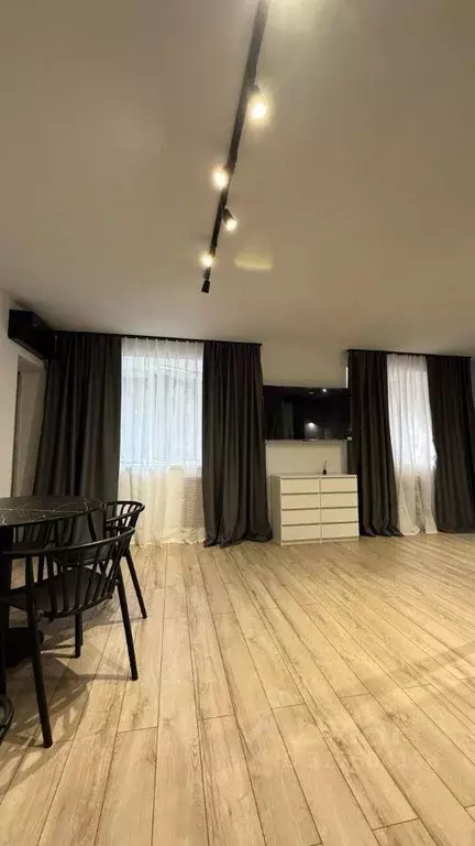 3-к кв. Краснодарский край, Геленджик ул. Грибоедова (56.0 м) - Фото 0