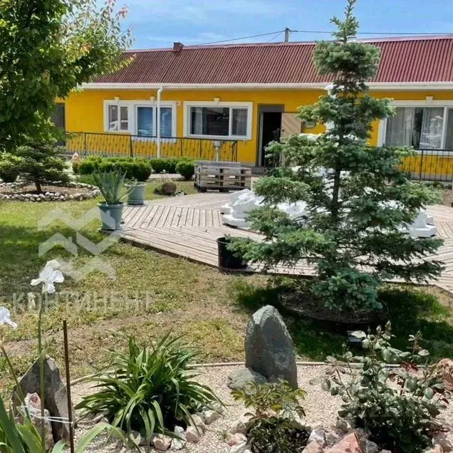 Дом в Крым, Сакский район, с. Уютное, Прибой СПК ул. Дачная (610 м) - Фото 1