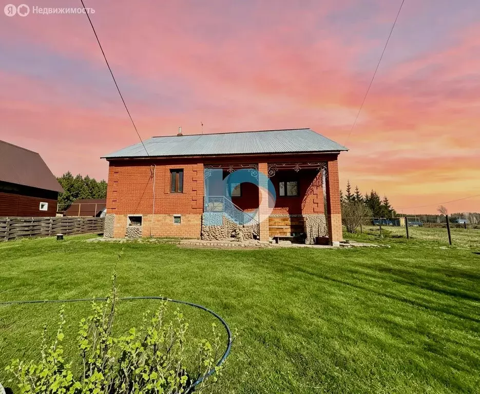 Дом в село Иглино, улица Строителей, 9кв1 (200 м) - Фото 2
